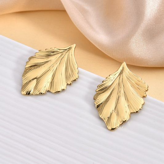 Leaf textured stud earrings