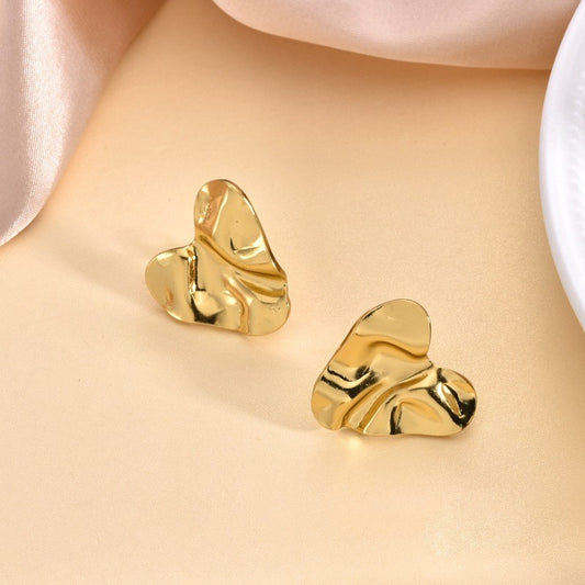 Crumbled texture heart earring