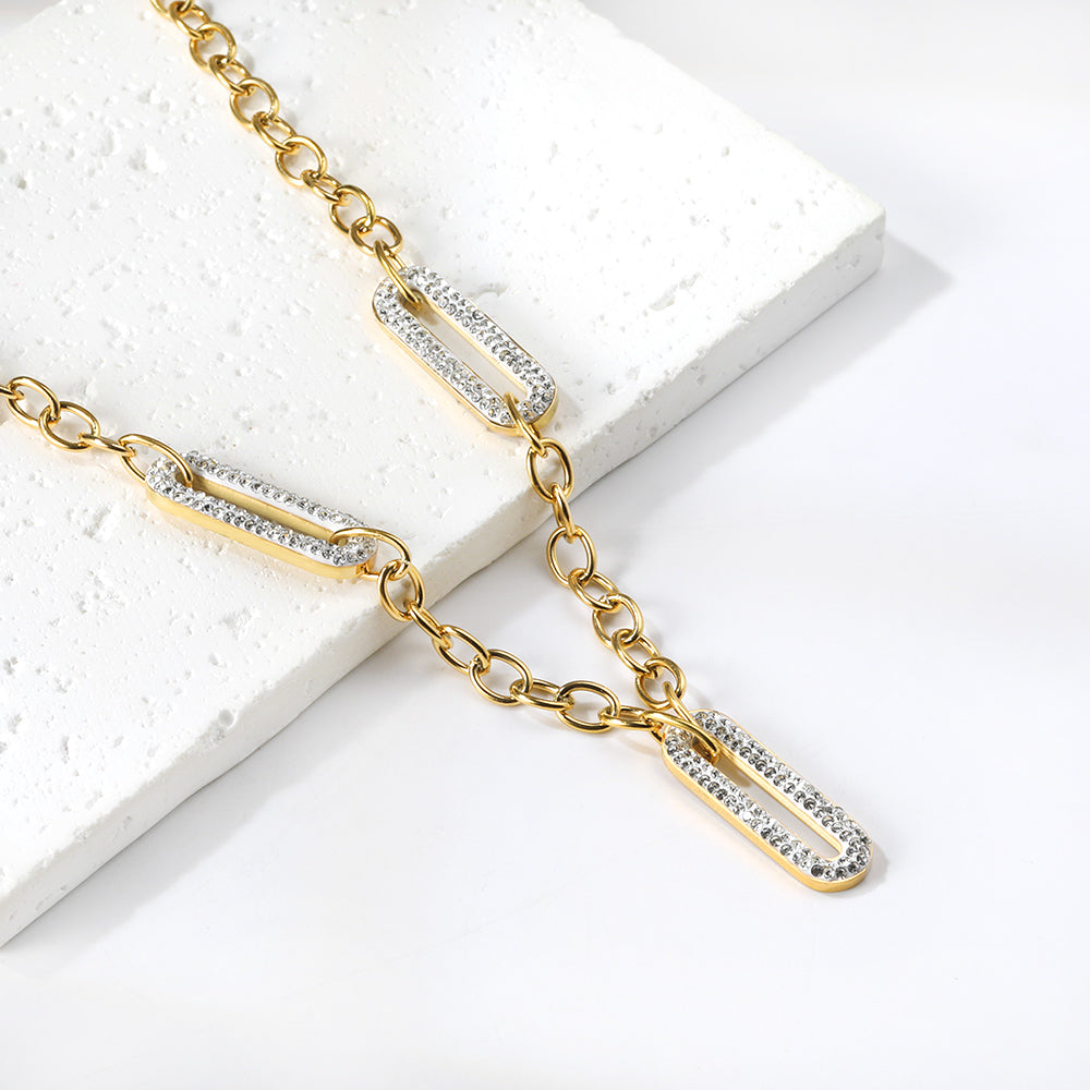 3 long circle with edge white clay diamond pendant necklace