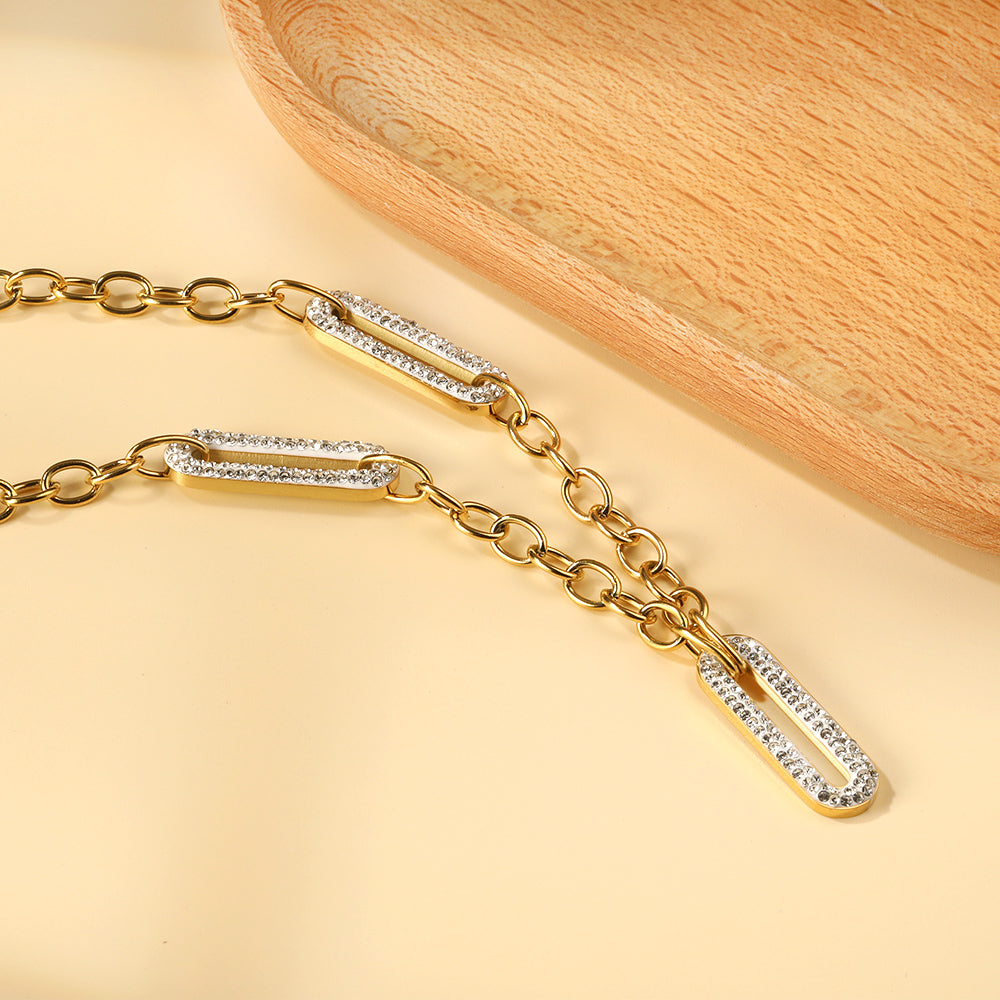 3 long circle with edge white clay diamond pendant necklace