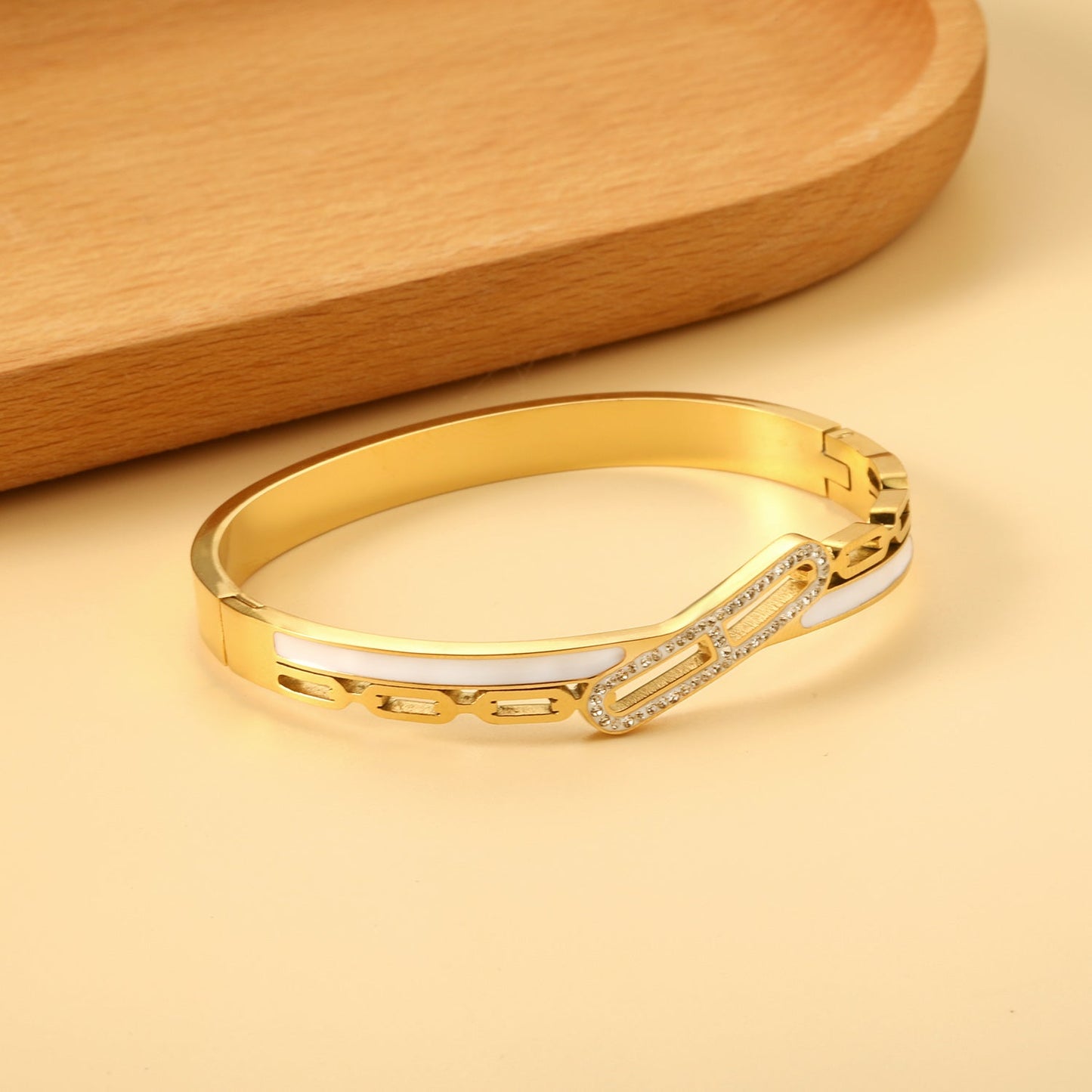 white oil drop wrap around & rectangle diamond bracelet