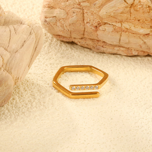 HONEYCOMB RING WITH ZIRCONIA STONES