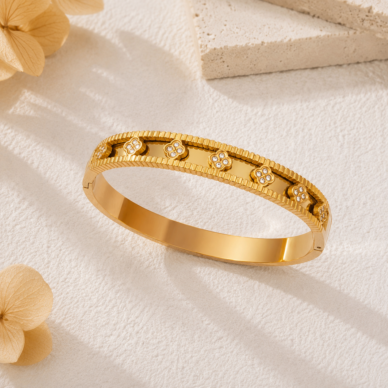 gold clover bracelet