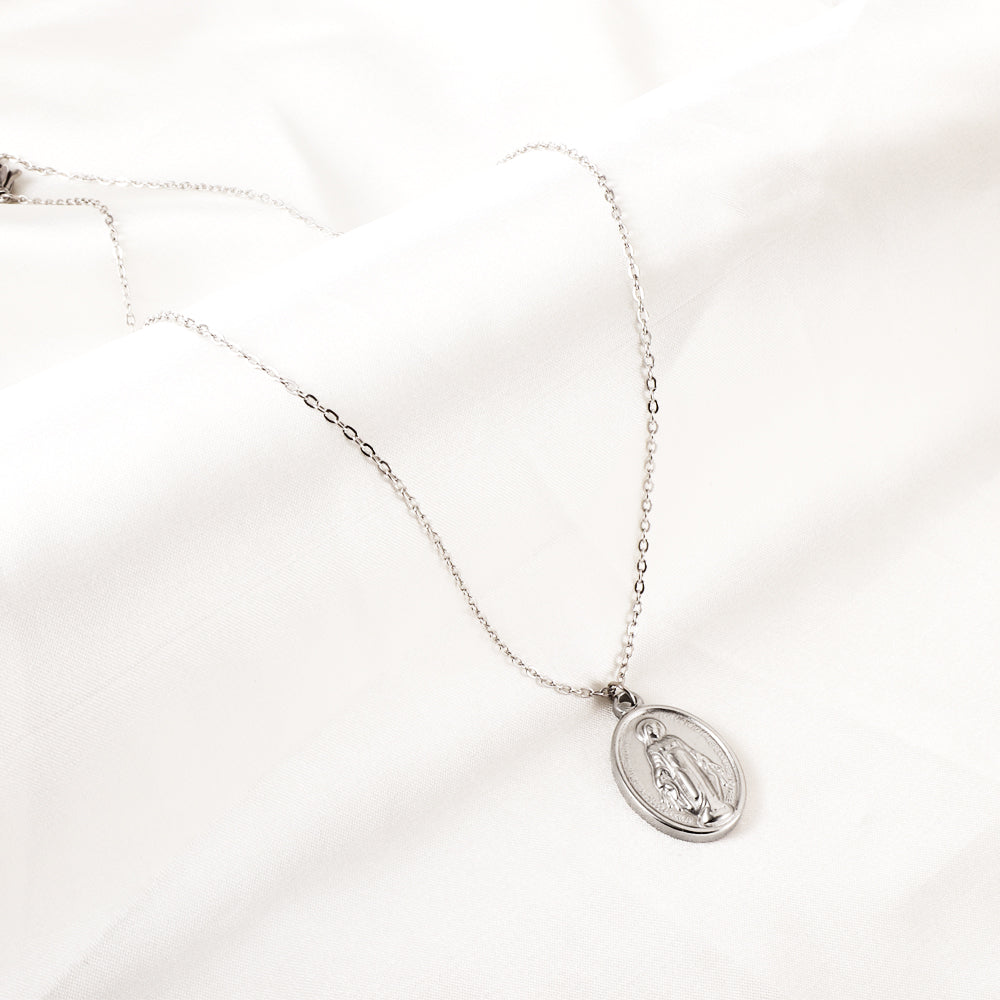 oval accessories with madonna pattern enamel girls jewelry necklace