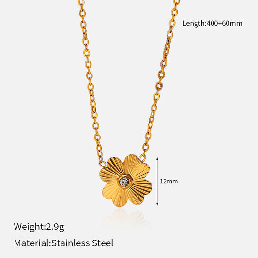 Flower pendant Necklace