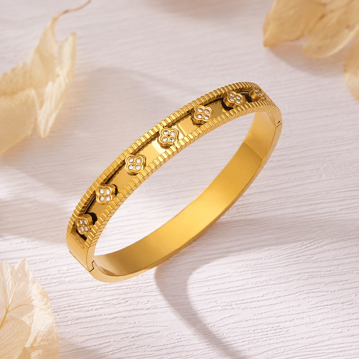 gold clover bracelet