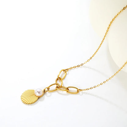 18k gold 13x19mm Shell & 10mm Pearl Pendant Necklace